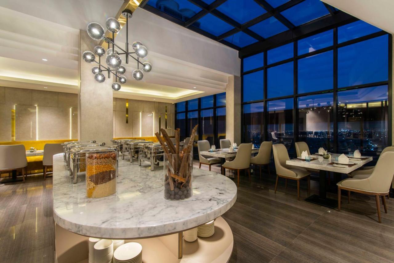 Waw Hotel Suites King Abdullah Road Riyadh Exteriör bild