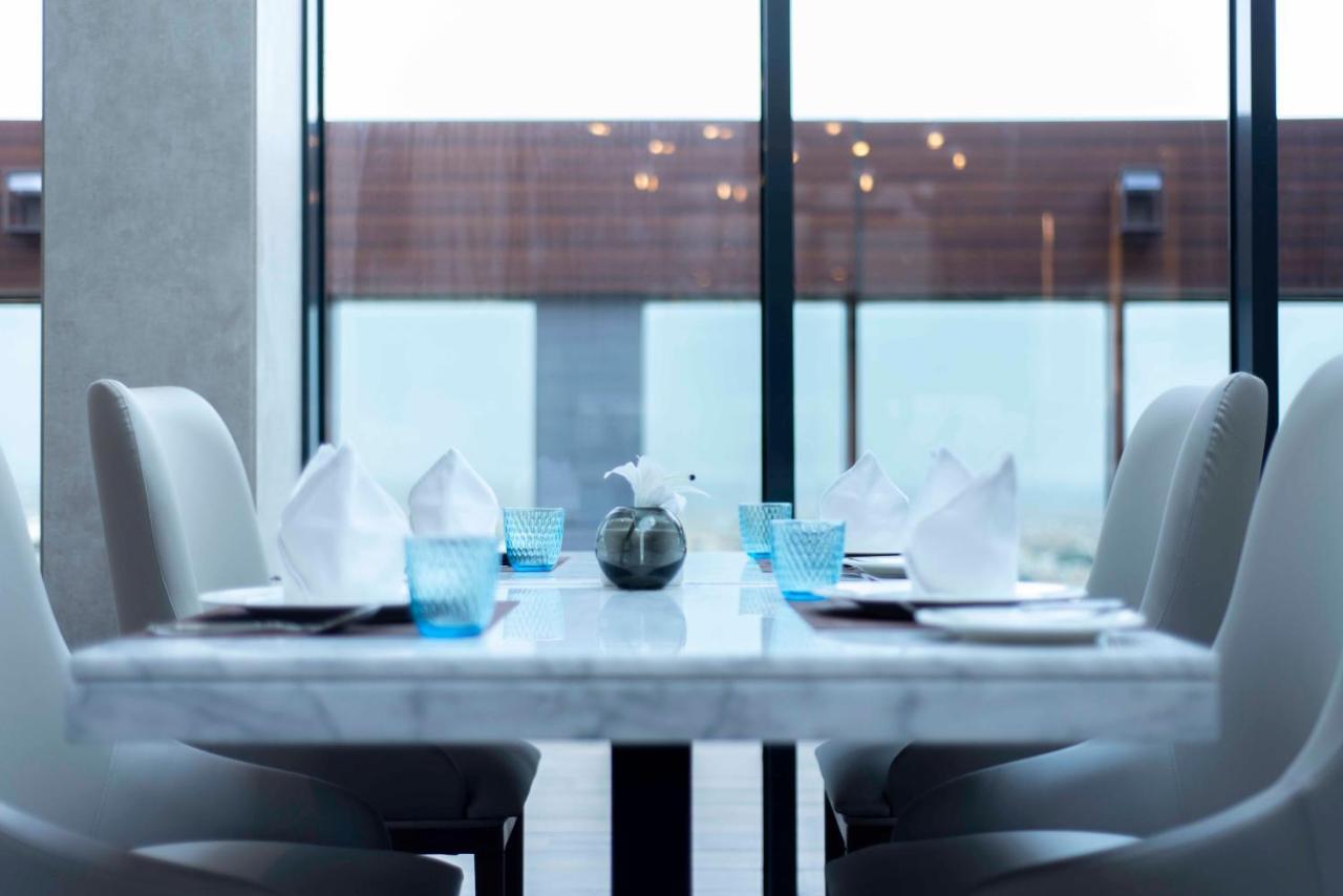 Waw Hotel Suites King Abdullah Road Riyadh Exteriör bild