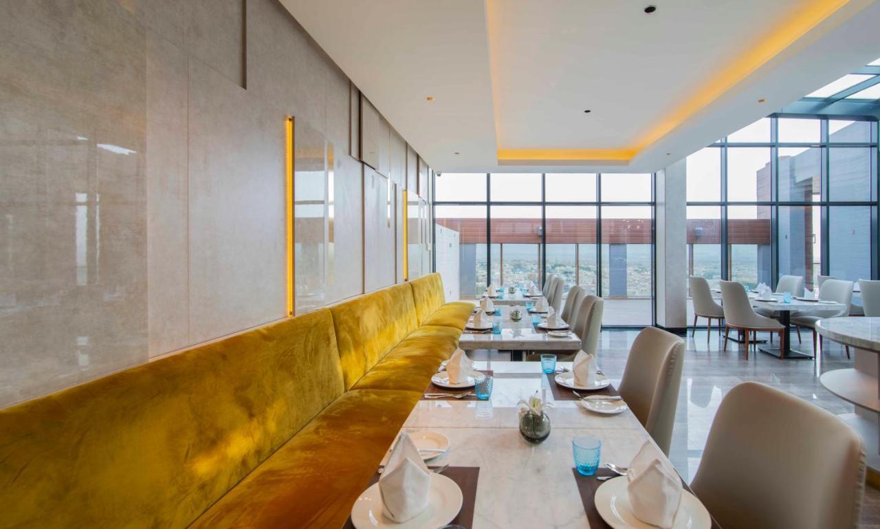 Waw Hotel Suites King Abdullah Road Riyadh Exteriör bild